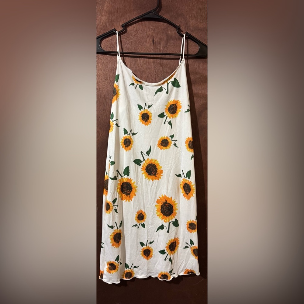 5/$15 bundle item. Women’s med sunflower sundress or bathing suit coverup